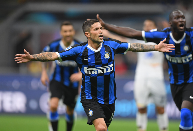 迪马：罗马引进埃切韦里和小火柴遇到阻碍，转会谈判陷入僵局（迪马：罗马求购埃切韦里与小火柴受阻，转会谈判停摆）