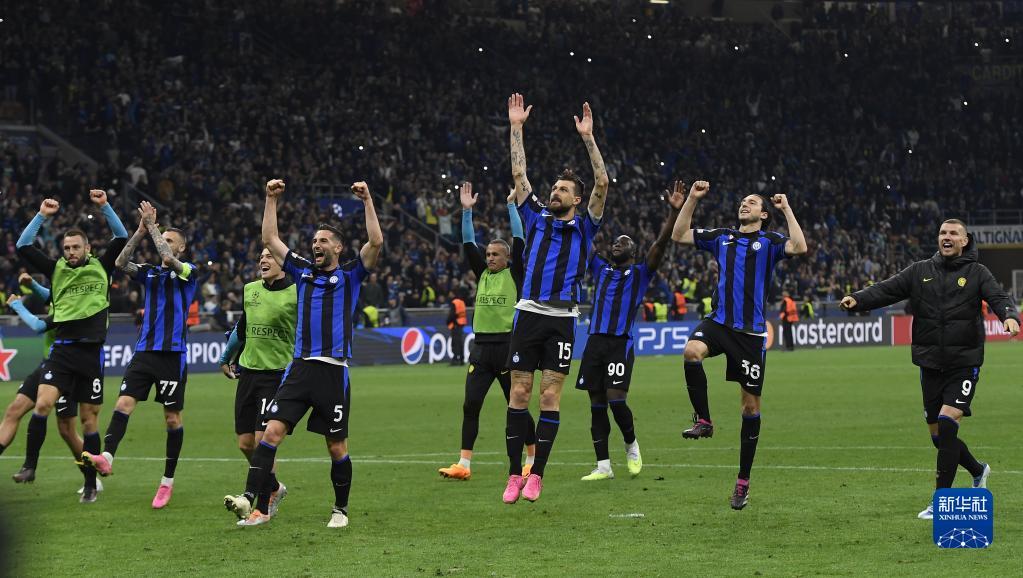 巴萨2比1逆转法兰克福，本赛季7次逆转创纪录