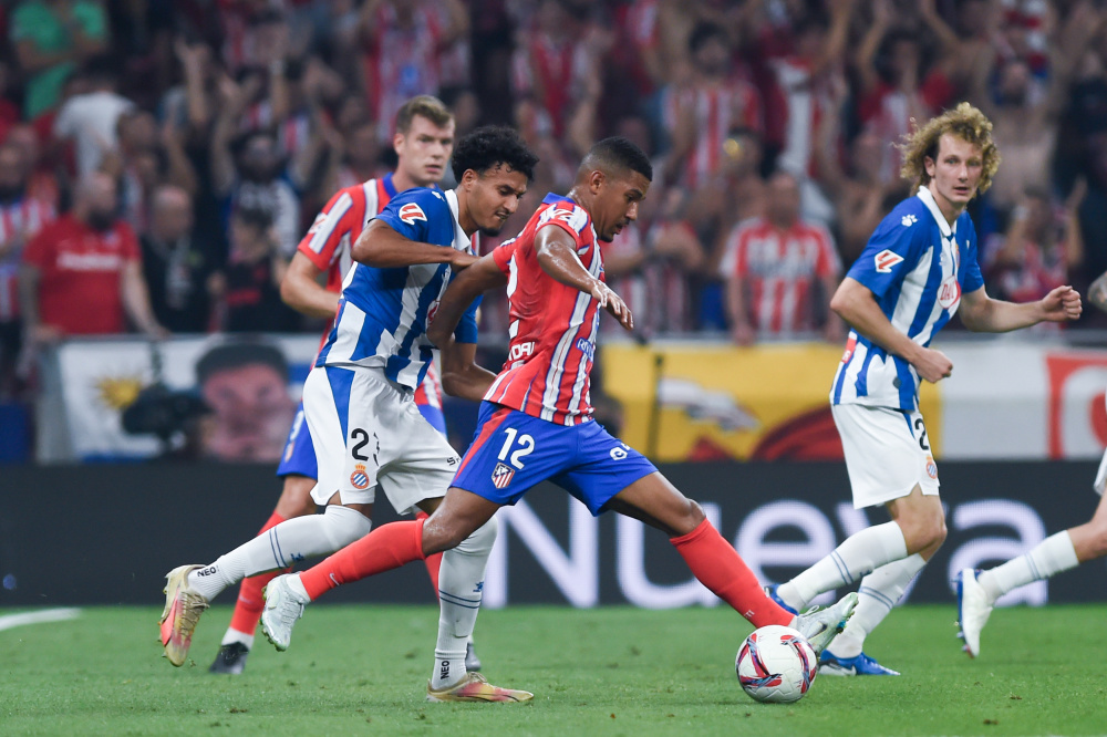 米体：家乡球队维亚雷焦深陷低迷，里皮对球员讲话鼓励他们（米体：维亚雷焦陷入低谷，里皮发声鼓舞球员）