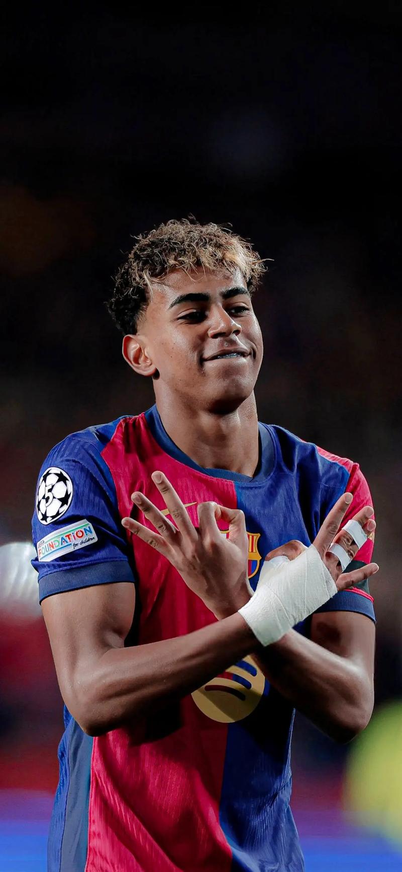 布达佩斯Major：什么情况？猎鹰10-13爆冷不敌B8（布达佩斯Major爆出冷门：猎鹰以10-13负于B8）