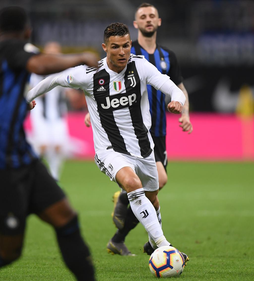 皇马本泽马关键时刻进球锁定胜利（本泽马关键破门助皇马锁定胜局）