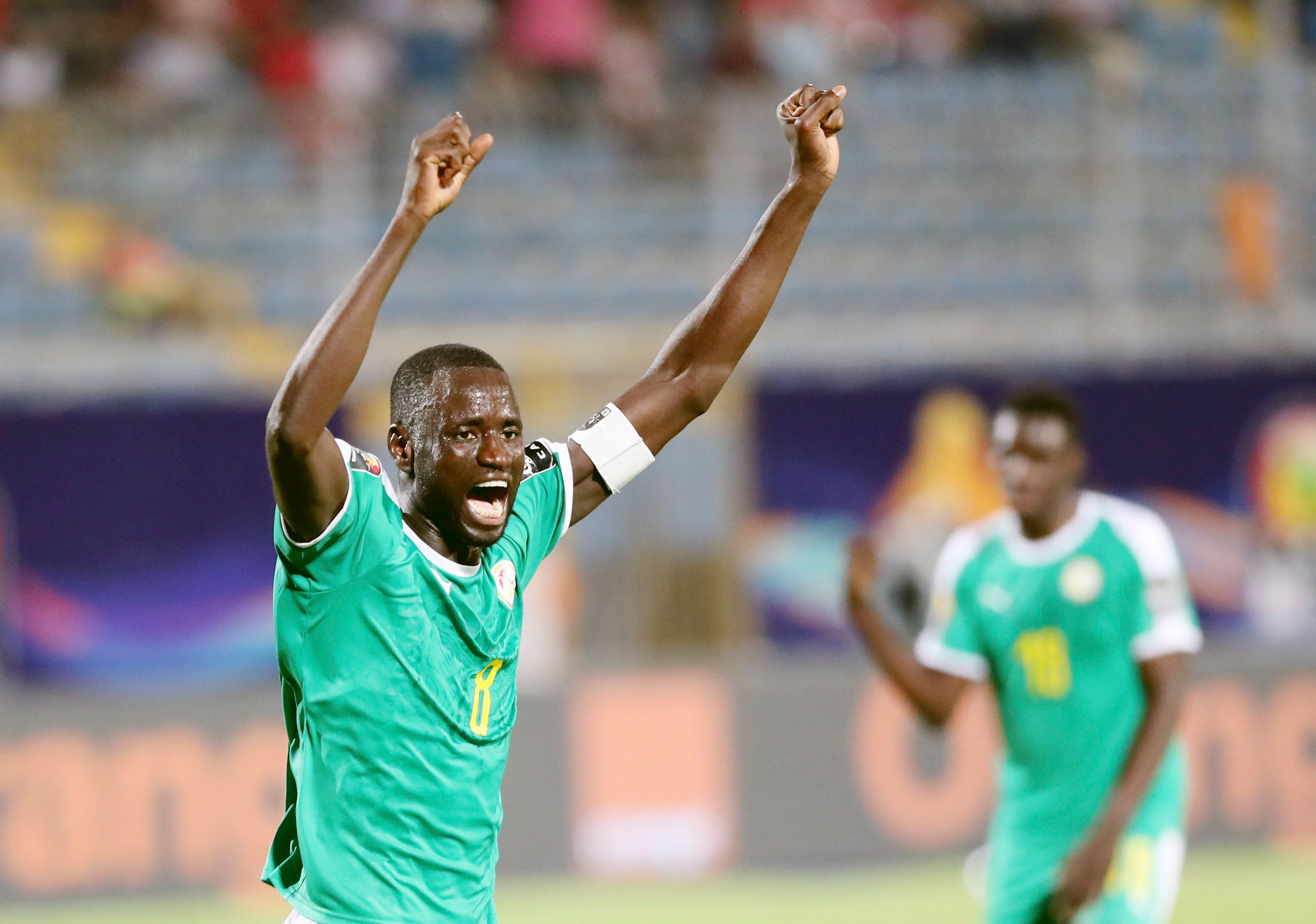 欧冠进球榜更新：莱万连续破门,（欧冠射手榜最新：莱万连场建功）