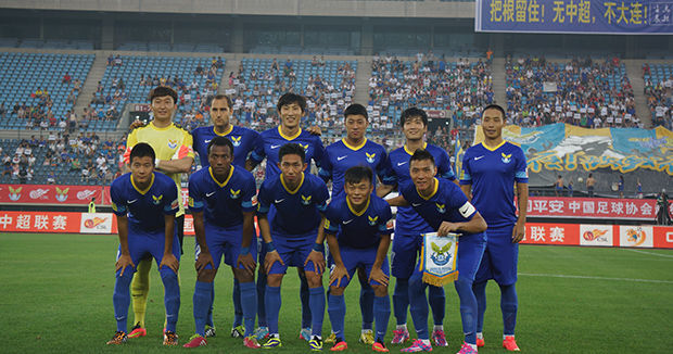 官方：皇家社会签下狼队前锋格德斯；据悉转会费为400万欧（皇家社会官宣引进狼队前锋格德斯，转会费约400万欧）