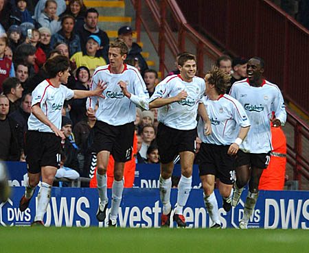 火力凶猛！本赛季欧冠拜仁进球并列最多，击中门框次数最多（拜仁欧冠火力爆表：本赛季进球并列第一，击中门框次数居首）