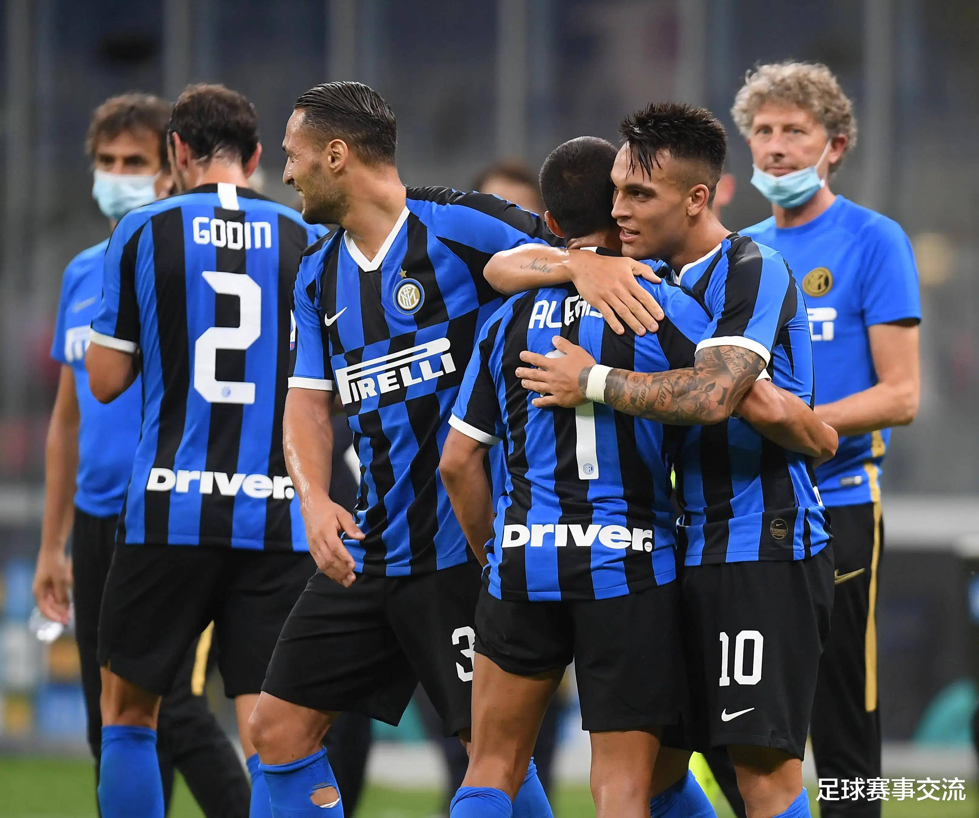 队友为他让球点，暖心瞬间（队友把点球机会让给他，暖心一幕）