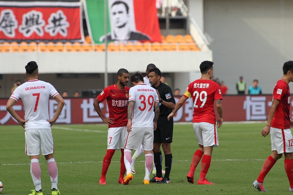 DO：伯恩利已与切尔西就签下乌戈舒库达成协议（伯恩利与切尔西就乌戈舒库转会达成一致）