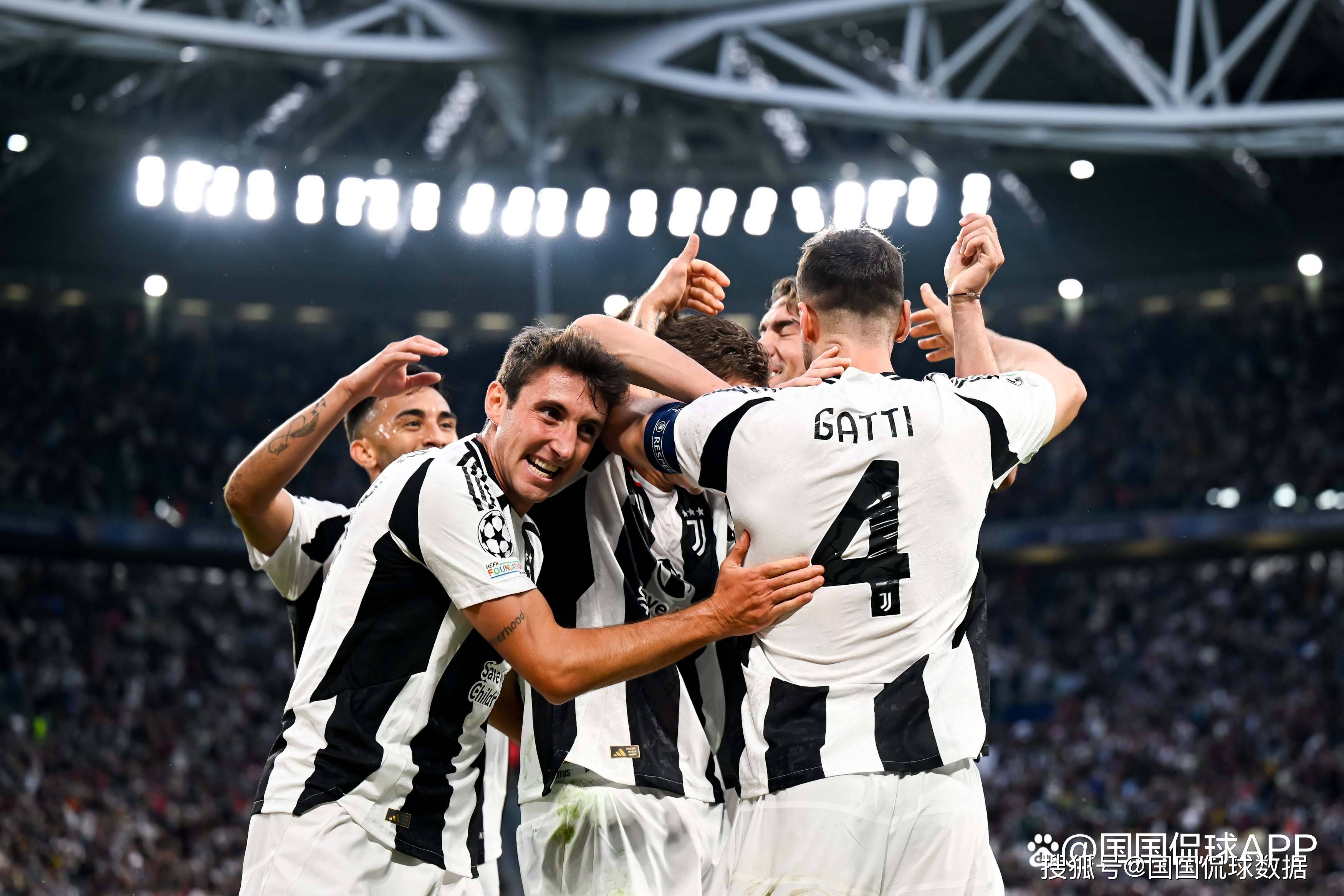 KD：乔丹等传奇为我们树立了标准，我只是努力达到那个标准