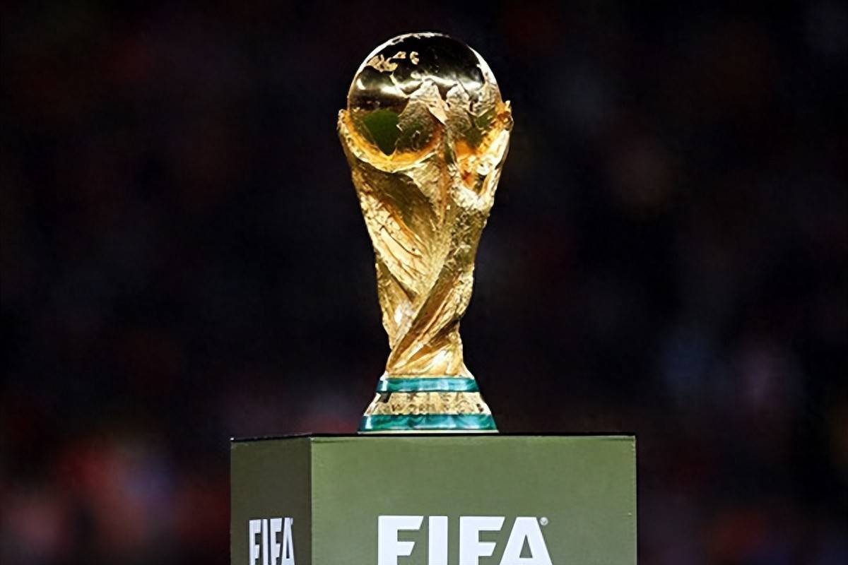 中超历年冠军回顾：深圳健力宝夺元年冠军，海港完成三连冠（回望中超历届冠军：深圳健力宝问鼎元年，海港成就三连冠）